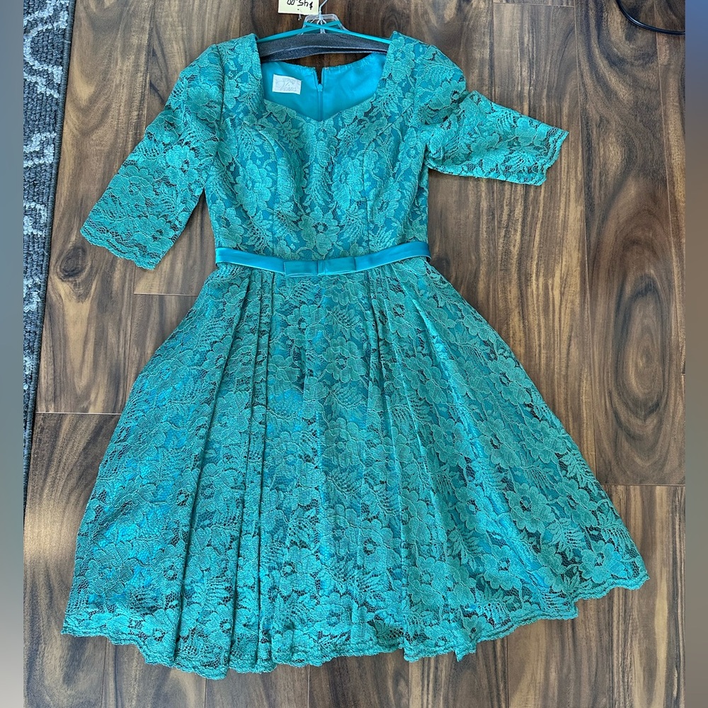 Lacy green formal dress